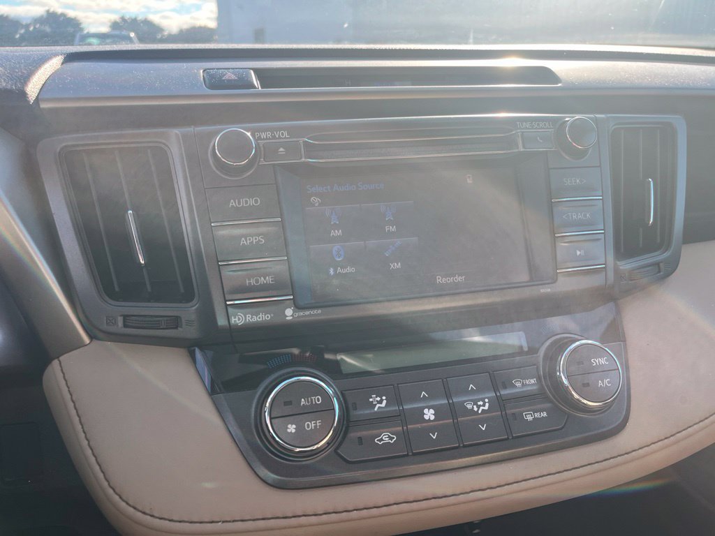 Used 2015 Toyota RAV4 XLE AWD/4WD image 9