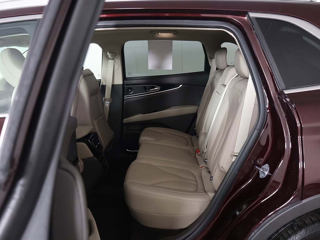 Used 2022 Lincoln Nautilus Reserve w/ Luxury Package image 33