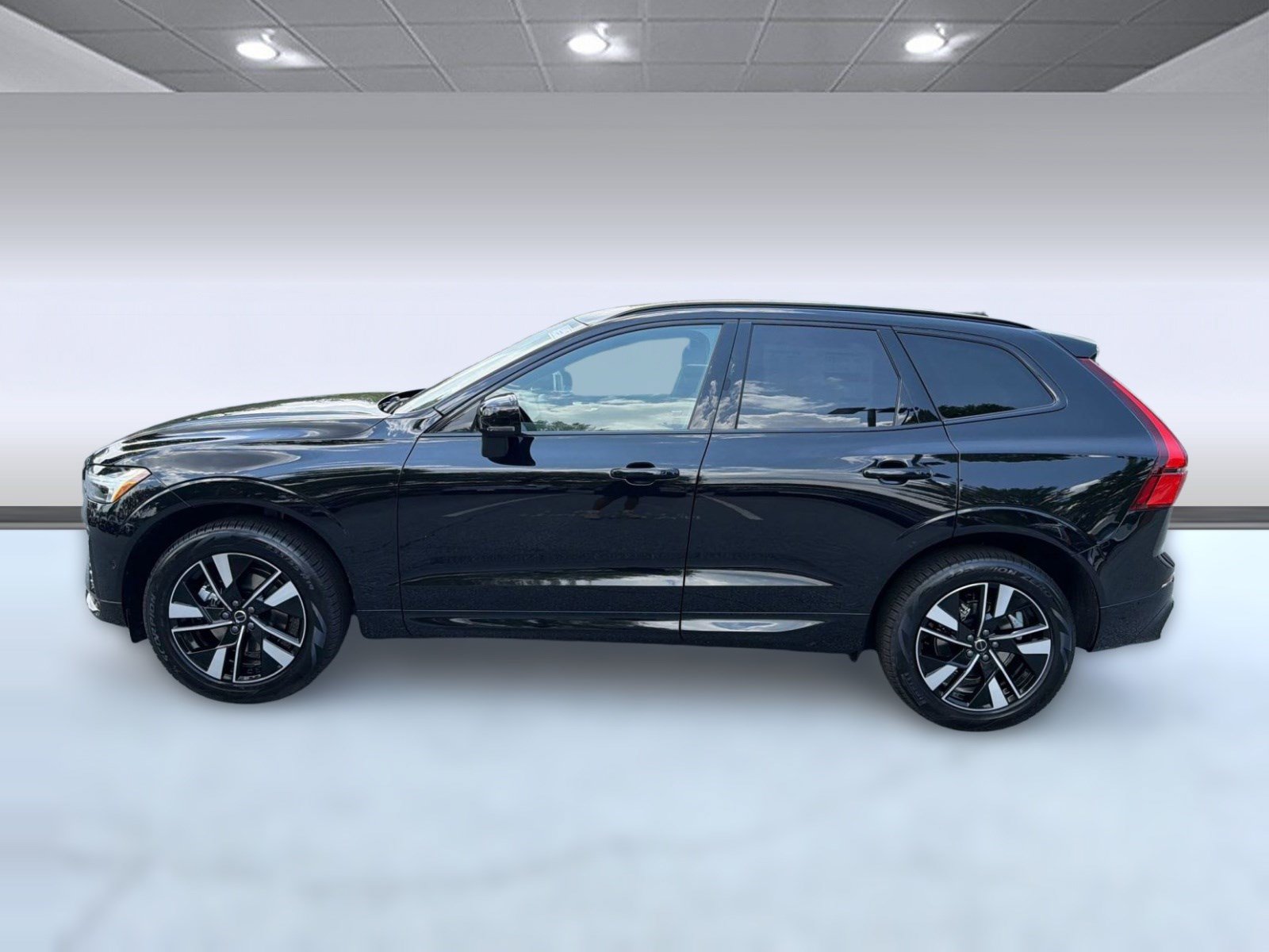 New 2026 Volvo XC60 B5 Plus w/ Climate Package AWD/4WD image 2