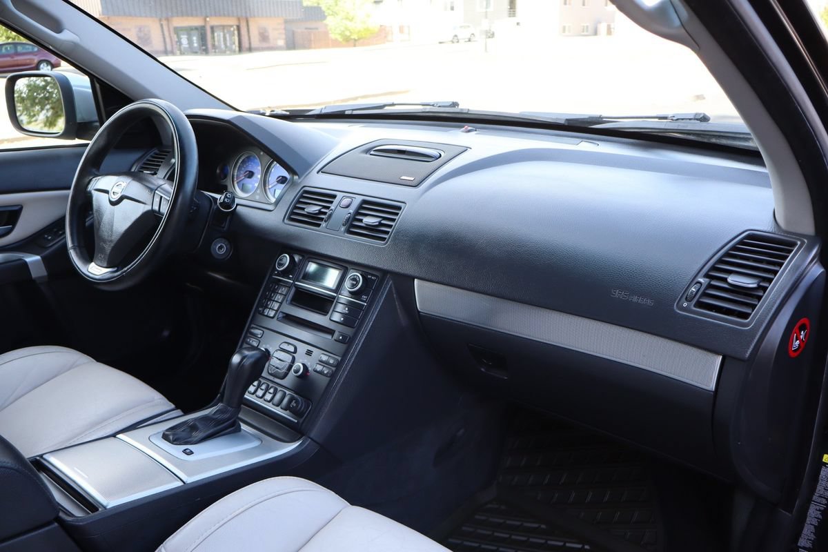 Used 2009 Volvo XC90 V8 R-Design AWD/4WD image 18