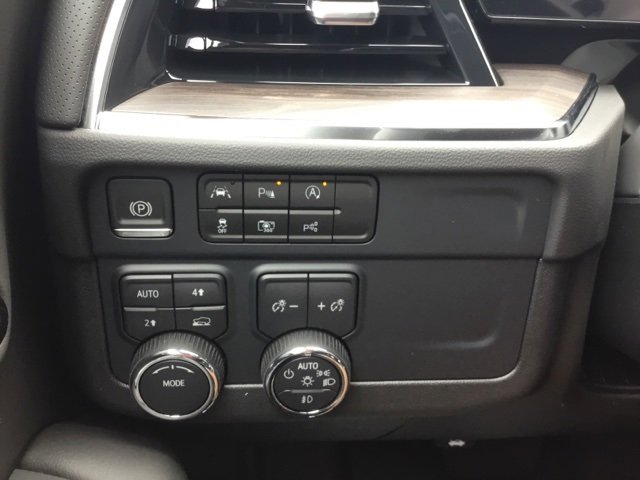 New 2025 Chevrolet Suburban Premier image 20