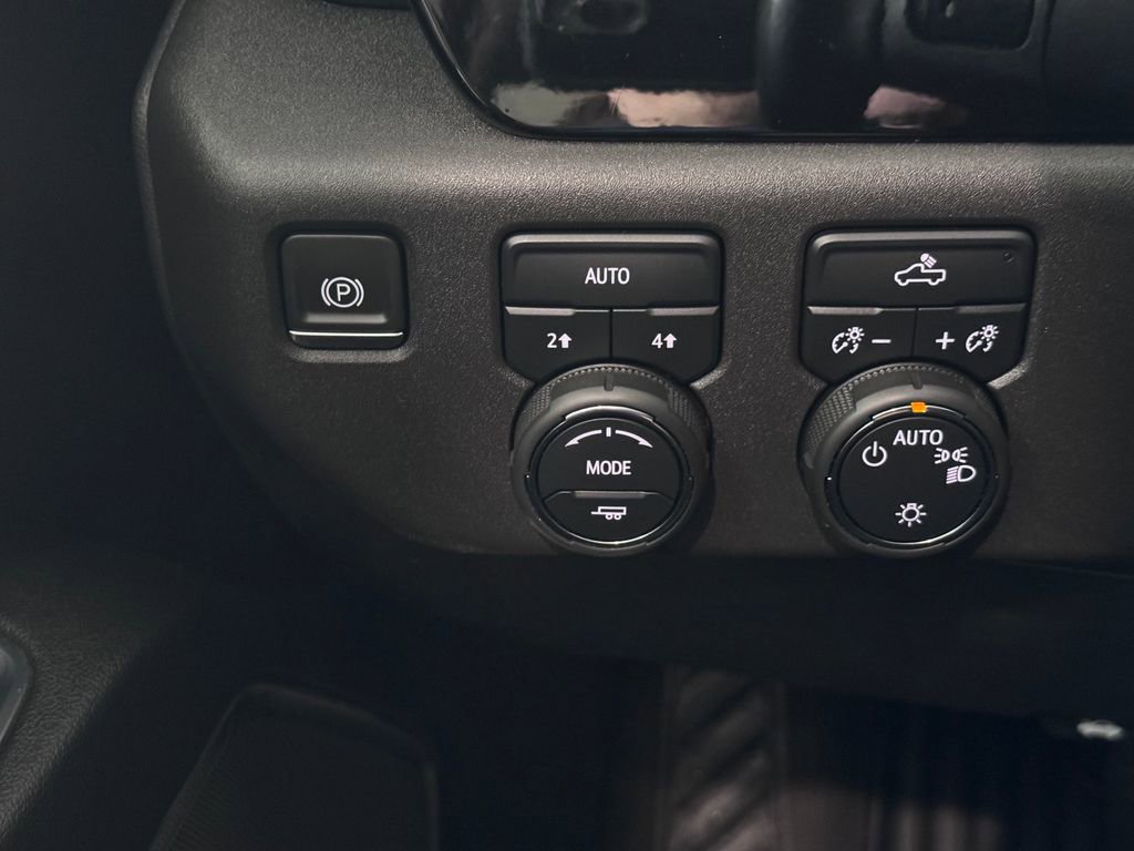 Certified 2024 Chevrolet Silverado 1500 LT image 23