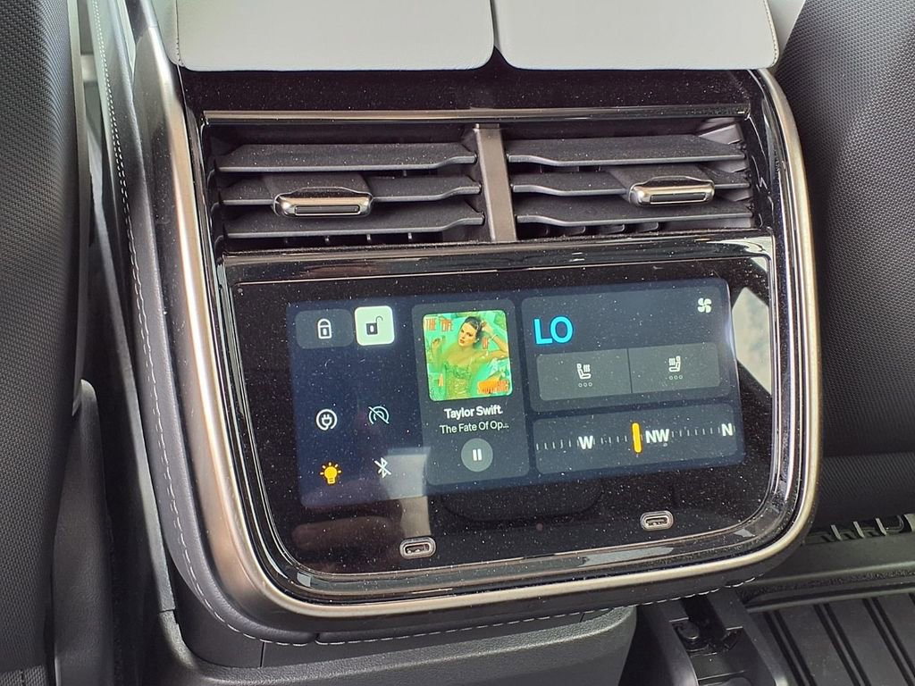 Used 2024 Rivian R1S Adventure image 16