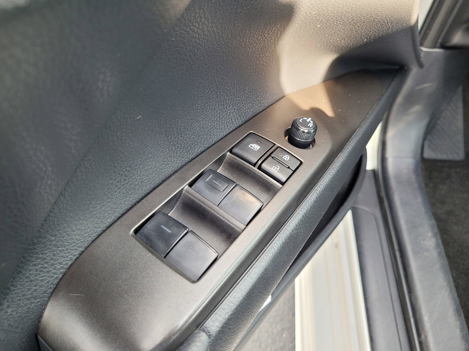 Used 2024 Toyota Camry SE image 26