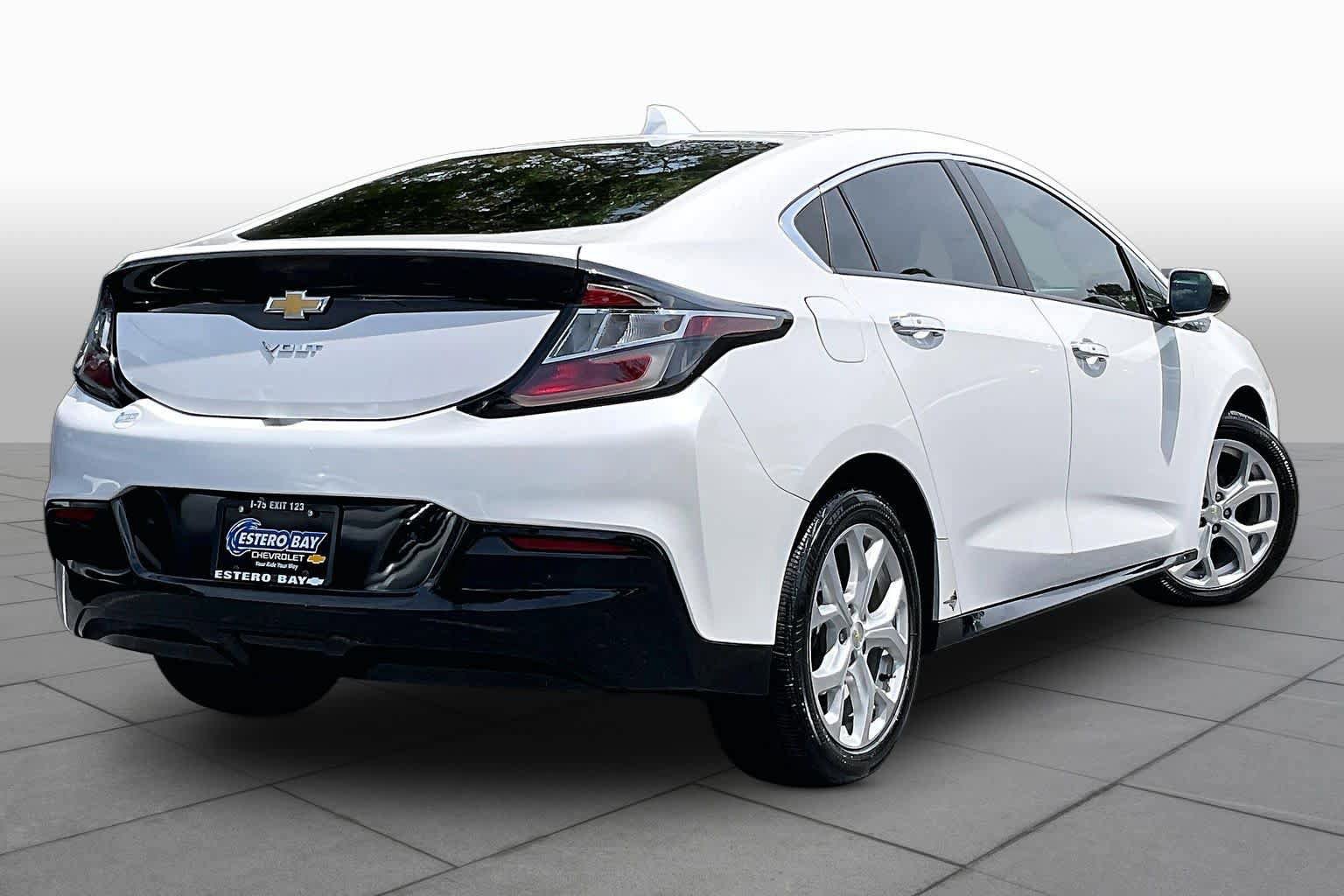 Used 2018 Chevrolet Volt Premier w/ Driver Confidence Package FWD image 13