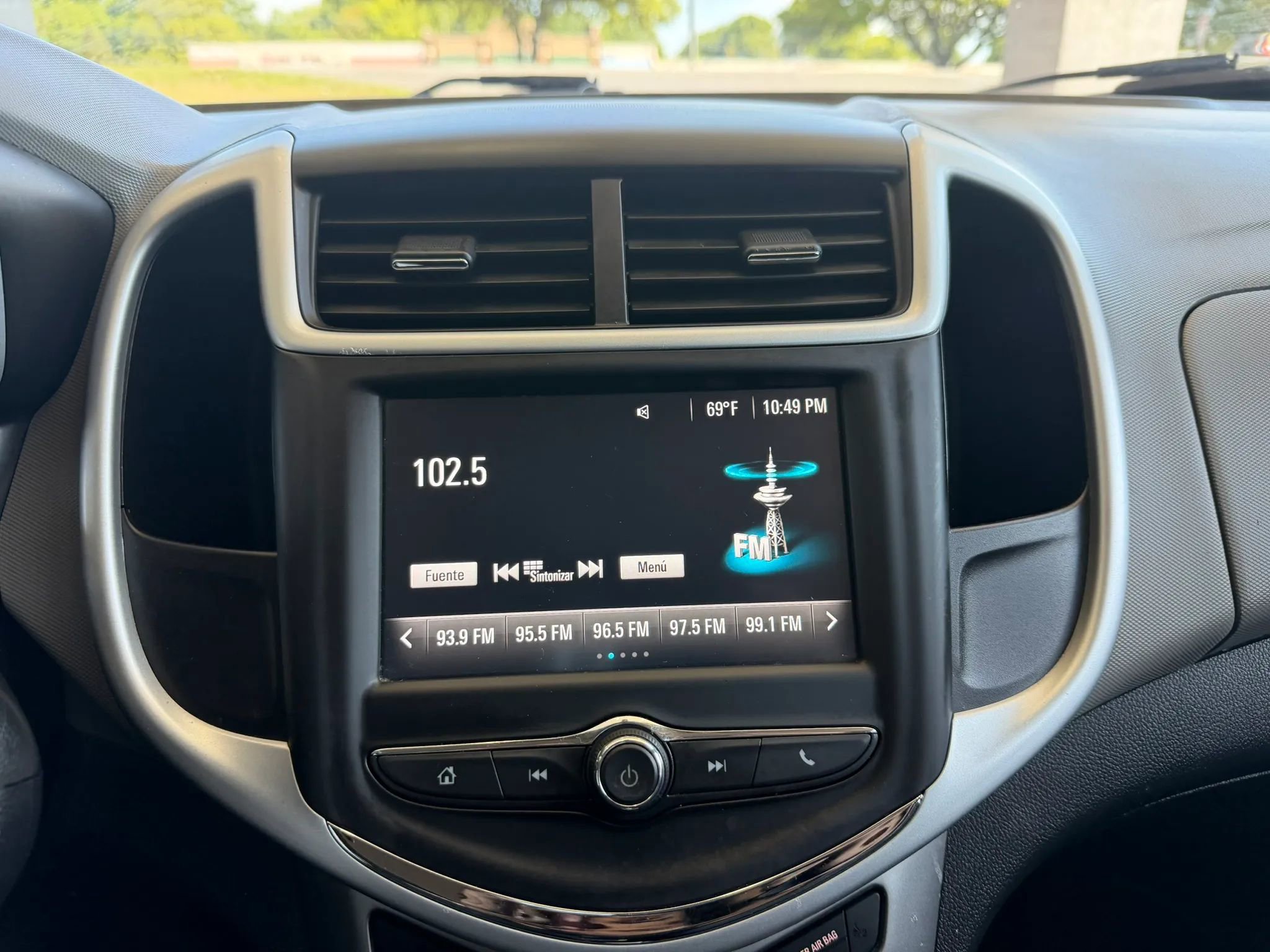 Used 2017 Chevrolet Sonic LT FWD image 15
