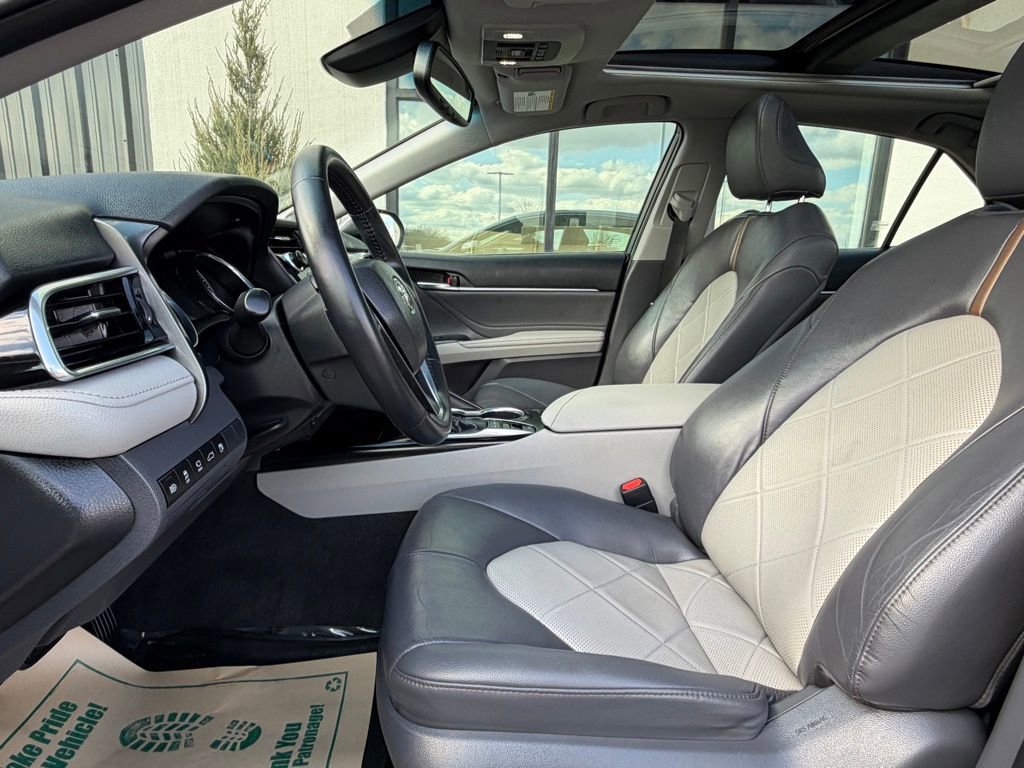 Used 2018 Toyota Camry XLE w/ Audio Package image 10