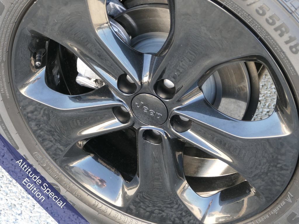 Used 2019 Jeep Compass Latitude FWD image 12