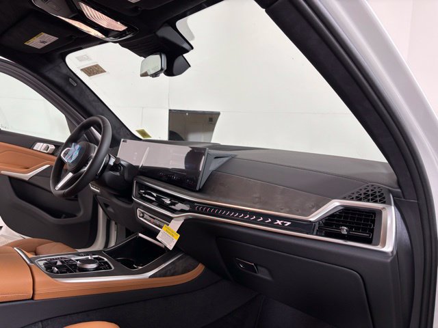 New 2027 BMW X7 xDrive40i w/ M Sport Package AWD/4WD image 18