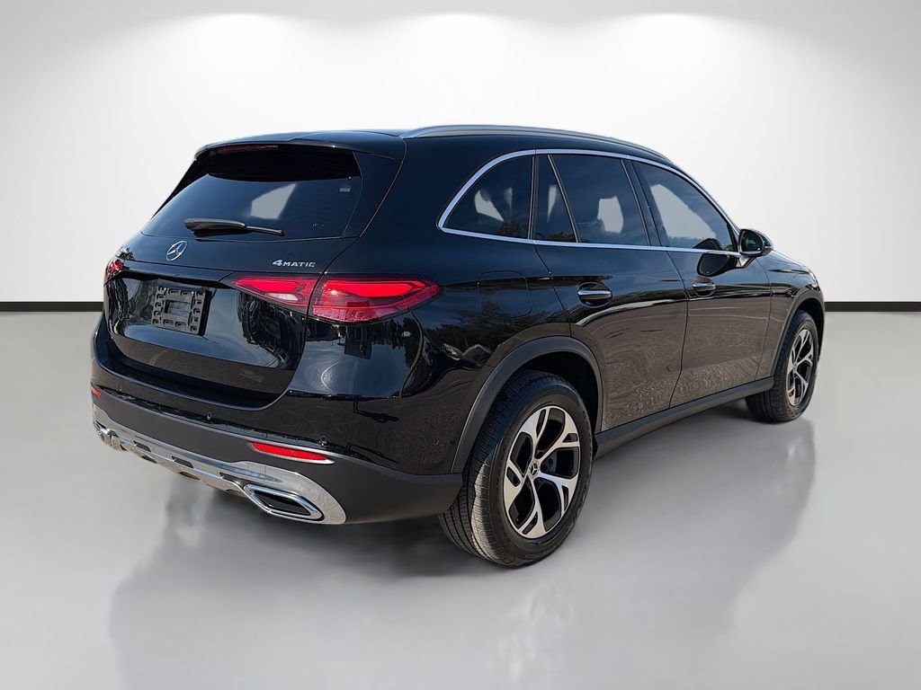 Used 2025 Mercedes-Benz GLC 350e 4MATIC image 3