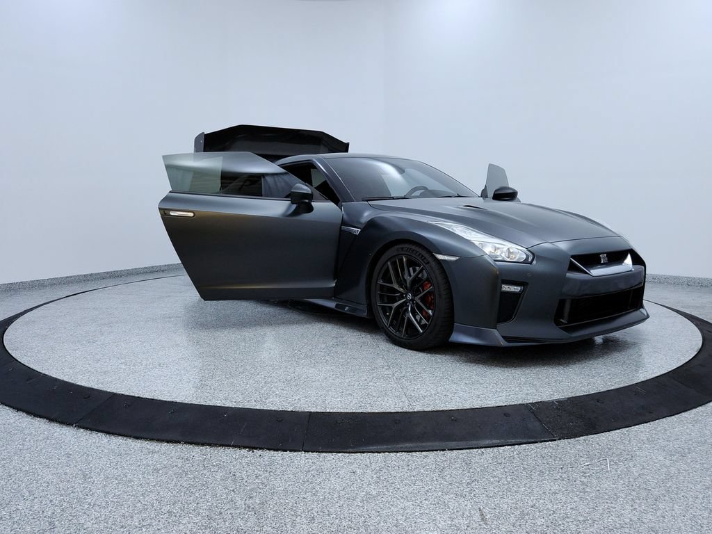 Used 2019 Nissan GT-R AWD/4WD image 24