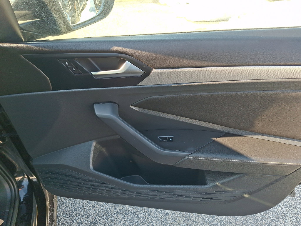 Used 2024 Volkswagen Jetta S image 10