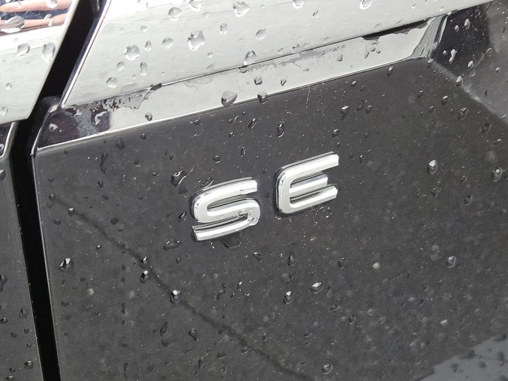 Used 2024 Volkswagen Atlas SE image 8