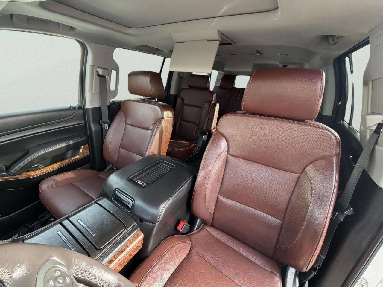 Used 2019 Chevrolet Suburban Premier w/ Premier Plus Edition image 25