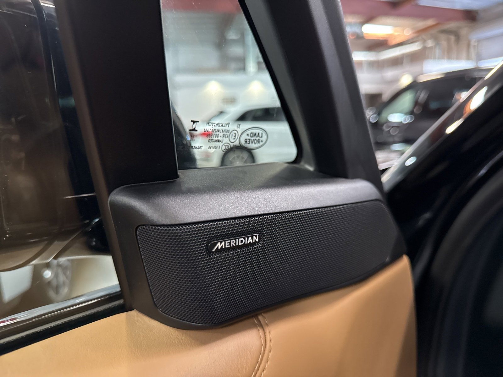 Used 2025 Land Rover Range Rover Long Wheelbase SE image 10