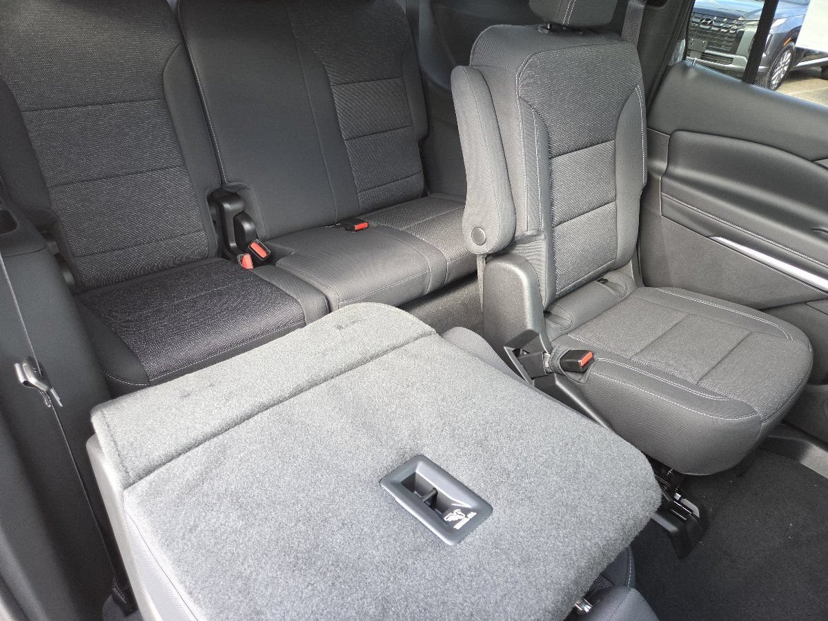 New 2027 Chevrolet Traverse LT w/ Sun and Wheel Package AWD/4WD image 29