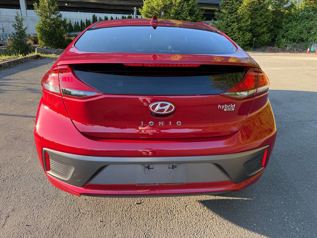 Used 2020 Hyundai Ioniq Blue FWD image 11