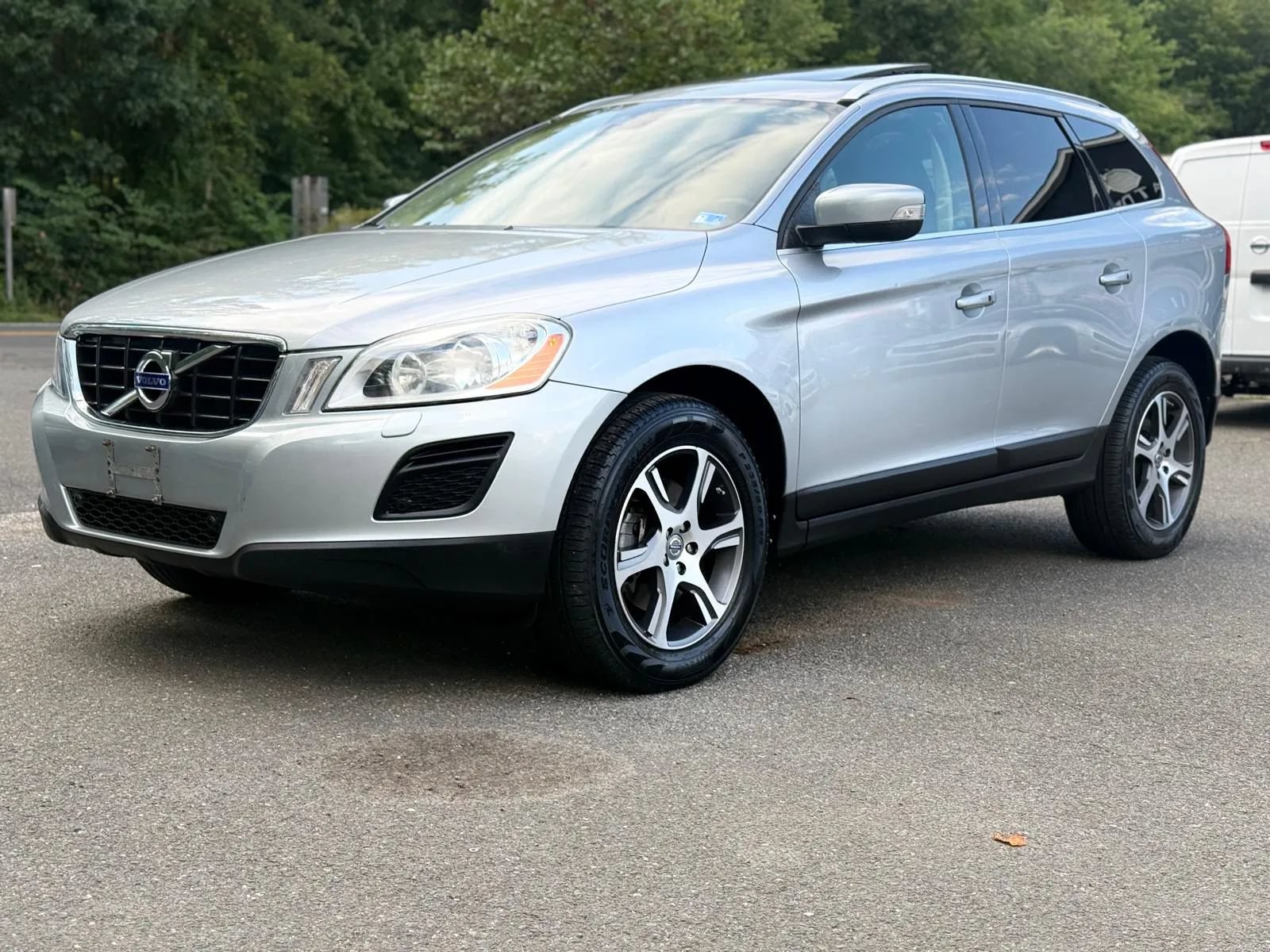 Used 2012 Volvo XC60 T6 AWD/4WD image 3