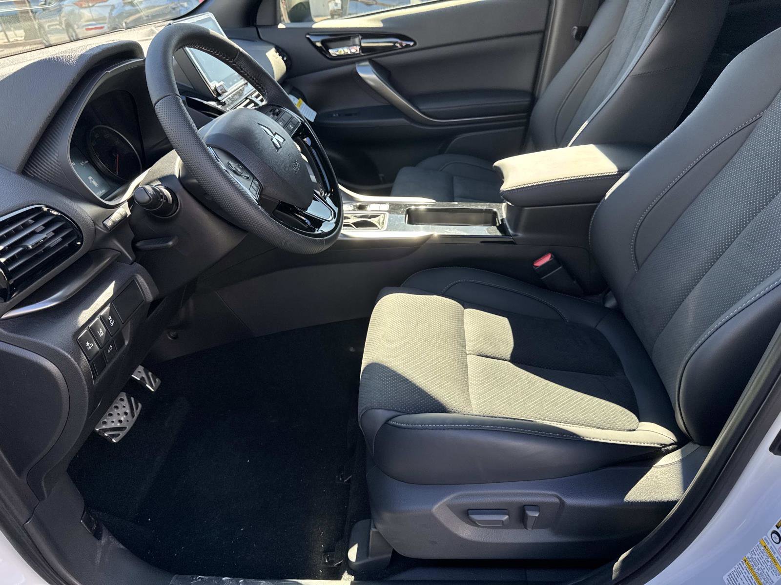 New 2026 Mitsubishi Eclipse Cross FWD image 15