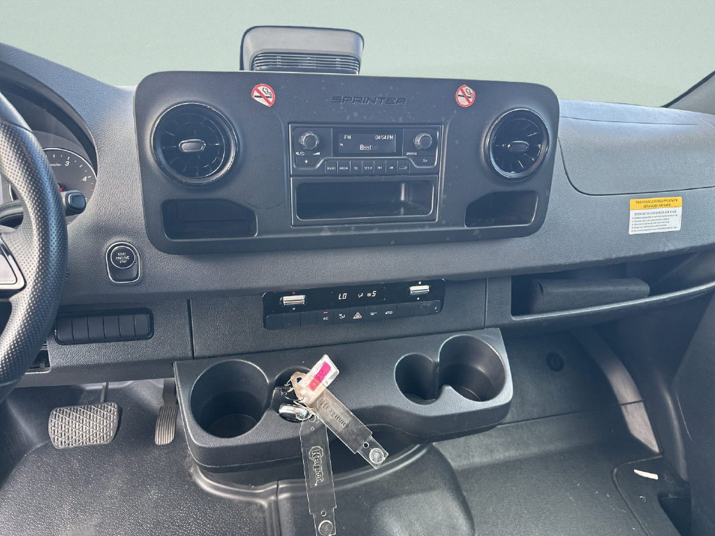 Used 2025 Mercedes-Benz Sprinter 2500 image 16