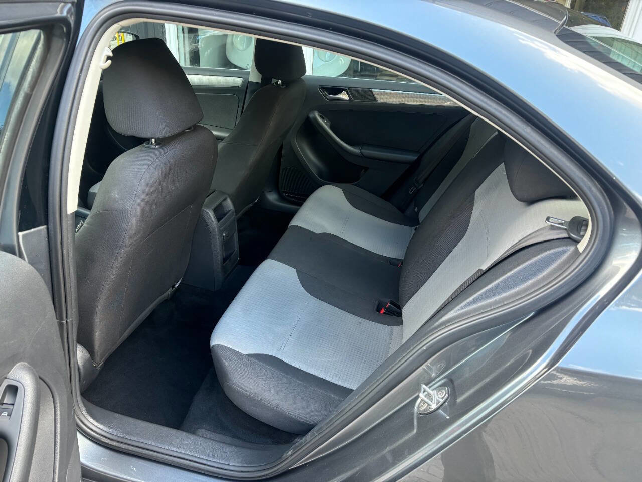 Used 2017 Volkswagen Jetta S image 10