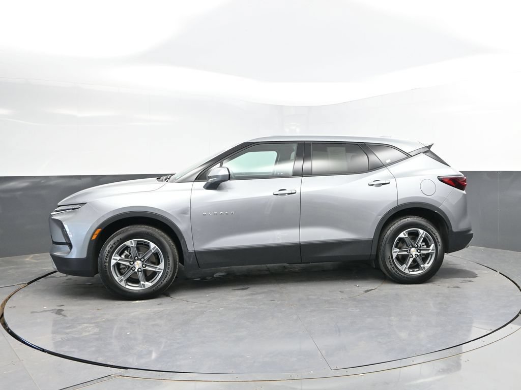 Used 2025 Chevrolet Blazer LT FWD image 4