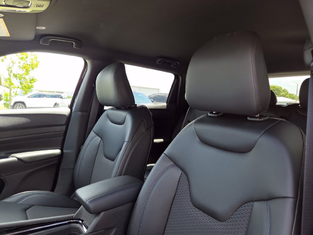 New 2026 Jeep Compass Latitude AWD/4WD image 26