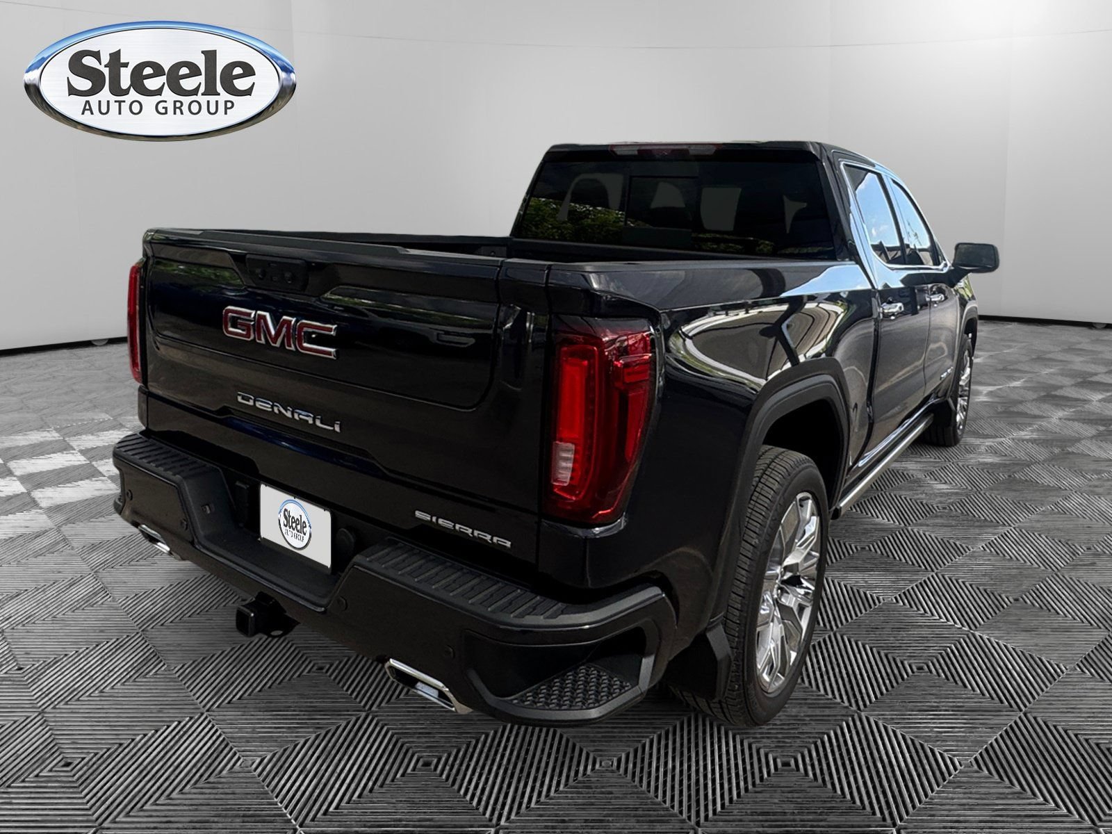 Certified 2025 GMC Sierra 1500 Denali w/ Denali Reserve Package AWD/4WD image 5