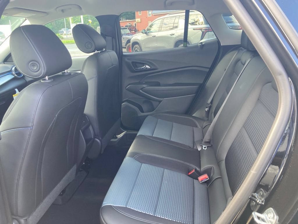 New 2026 Chevrolet Trax LT w/ LT Convenience Package FWD image 20