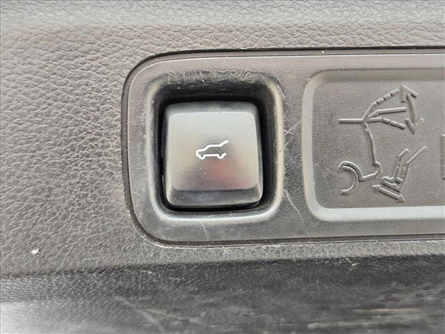 Used 2018 Ford Expedition Max Limited w/ Equipment Group 301A RWD image 24