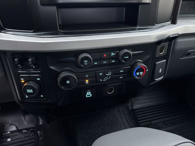 New 2026 Ford F250 XL w/ XL Chrome Package image 19