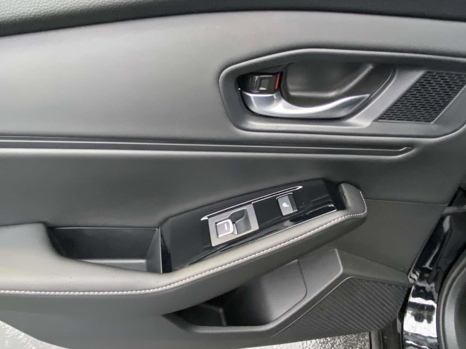 Used 2025 Honda Accord Touring image 12