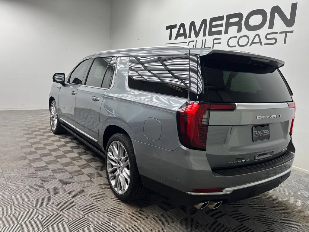 Used 2026 GMC Yukon XL Denali w/ Denali Reserve Package AWD/4WD image 3