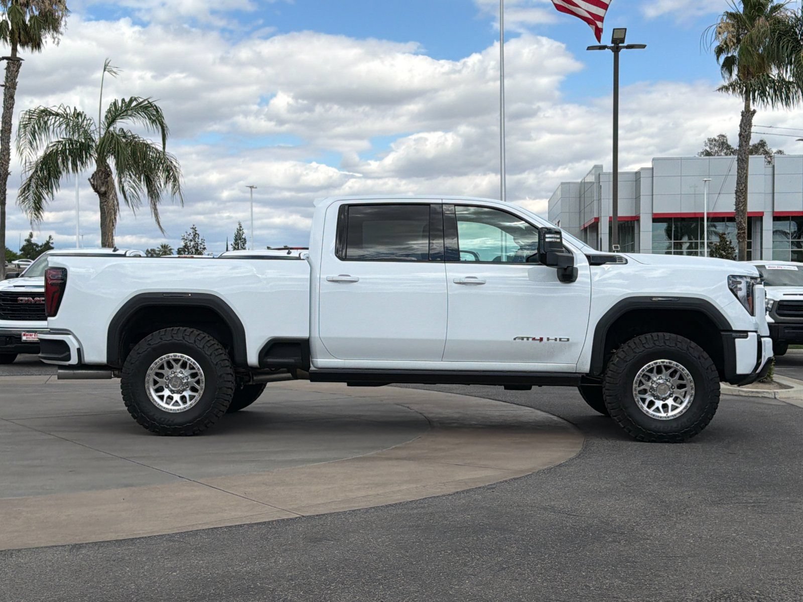 New 2026 GMC Sierra 2500 AT4 w/ AT4 Premium Plus Package AWD/4WD image 3