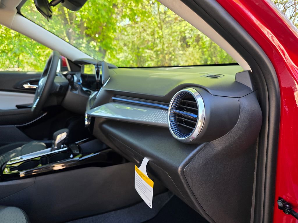 New 2026 Chevrolet Trax LT image 12