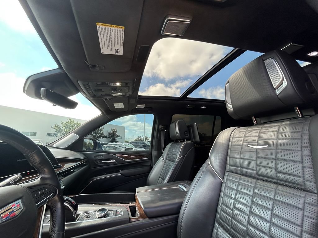 Used 2021 Cadillac Escalade ESV Sport Platinum w/ LPO, ONYX Package AWD/4WD image 12