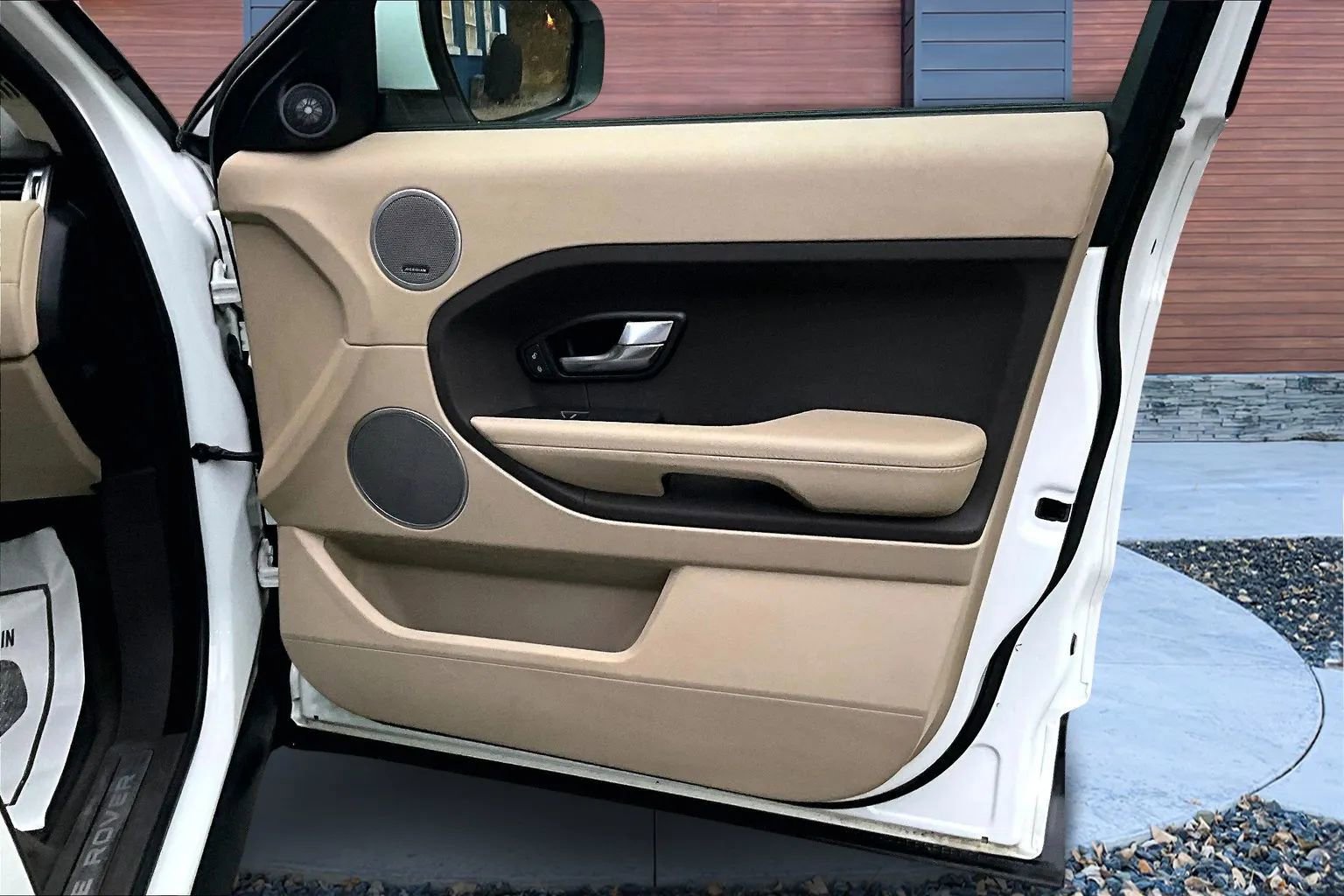 Used 2013 Land Rover Range Rover Evoque Pure Premium image 23