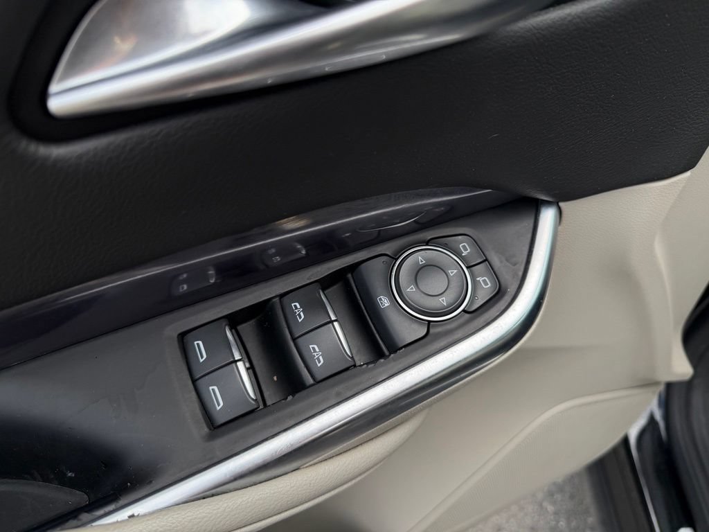 Used 2022 Cadillac XT4 Luxury FWD image 15