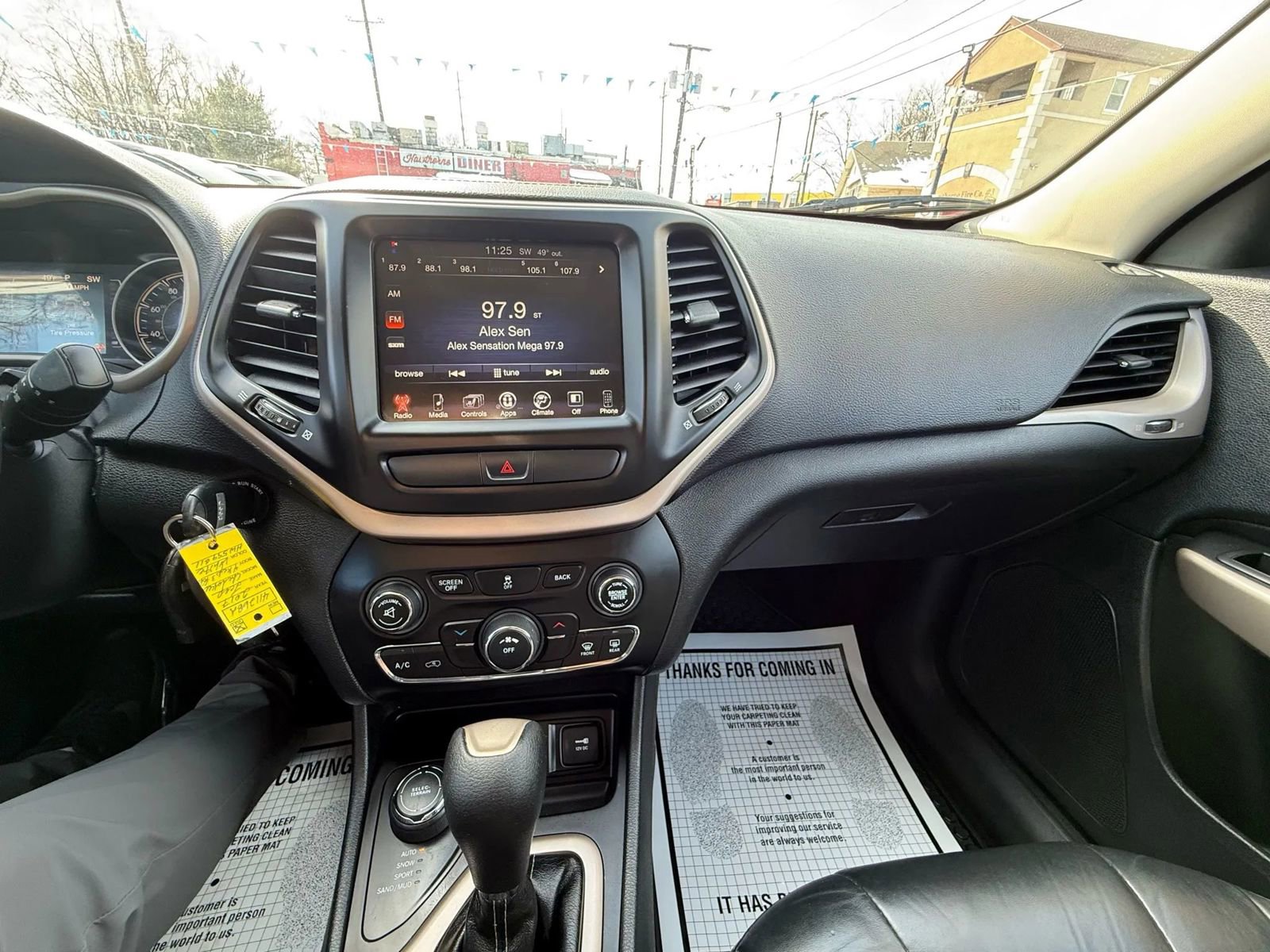 Used 2017 Jeep Cherokee Latitude w/ True North Edition image 39