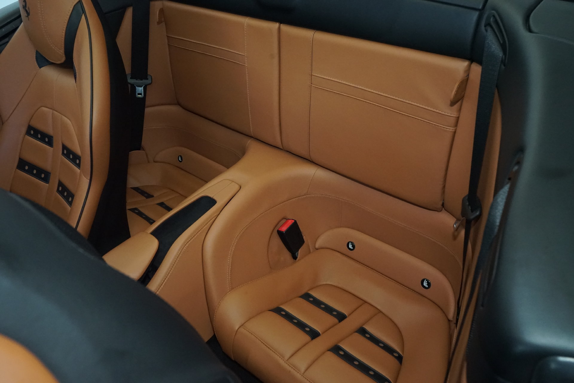 Used 2016 Ferrari California T RWD image 17