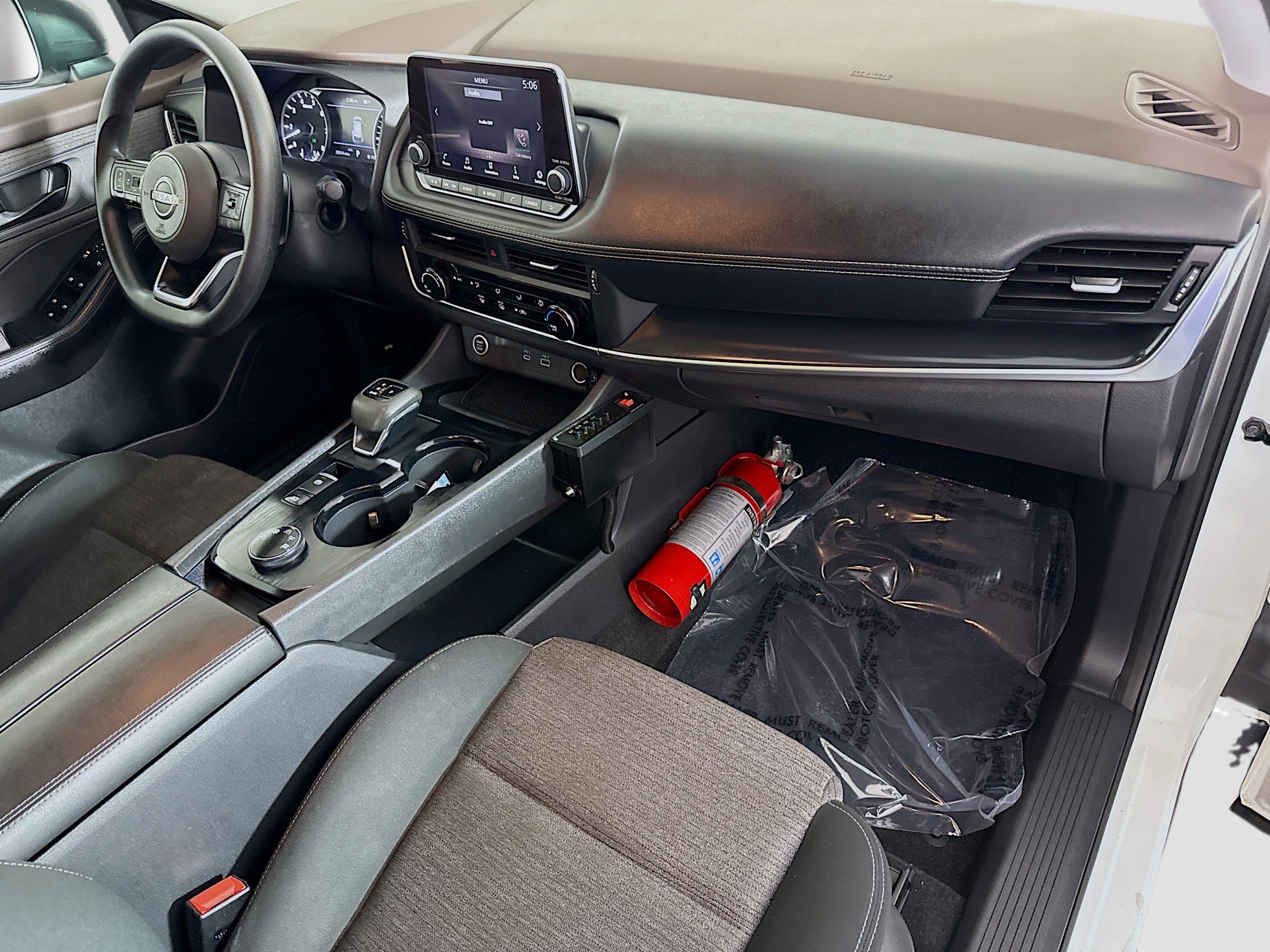 Used 2022 Nissan Rogue S AWD/4WD image 30