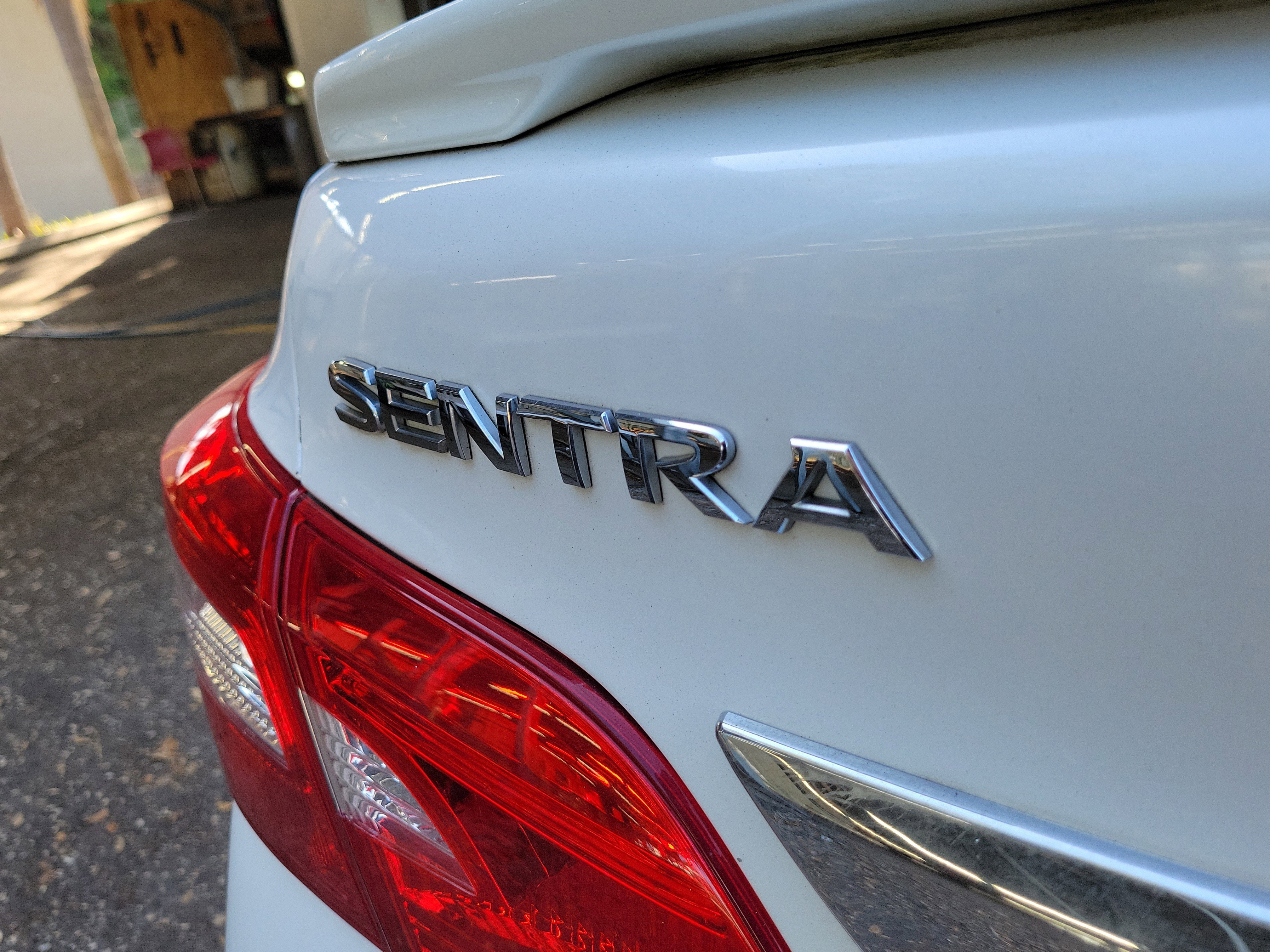 Used 2018 Nissan Sentra SR FWD image 9