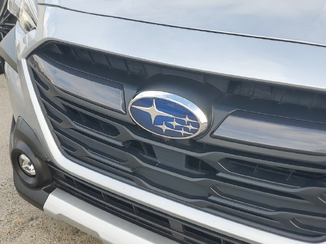 Used 2025 Subaru Outback Touring XT w/ Tech Package 3 AWD/4WD image 5