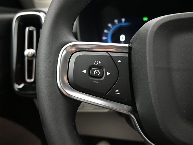 Used 2024 Volvo XC40 B5 Plus w/ Protection Package Premier image 25