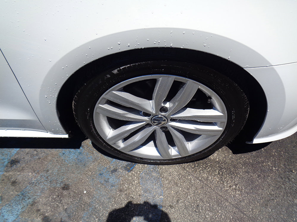 Used 2018 Volkswagen Passat 2.0T SE FWD image 14
