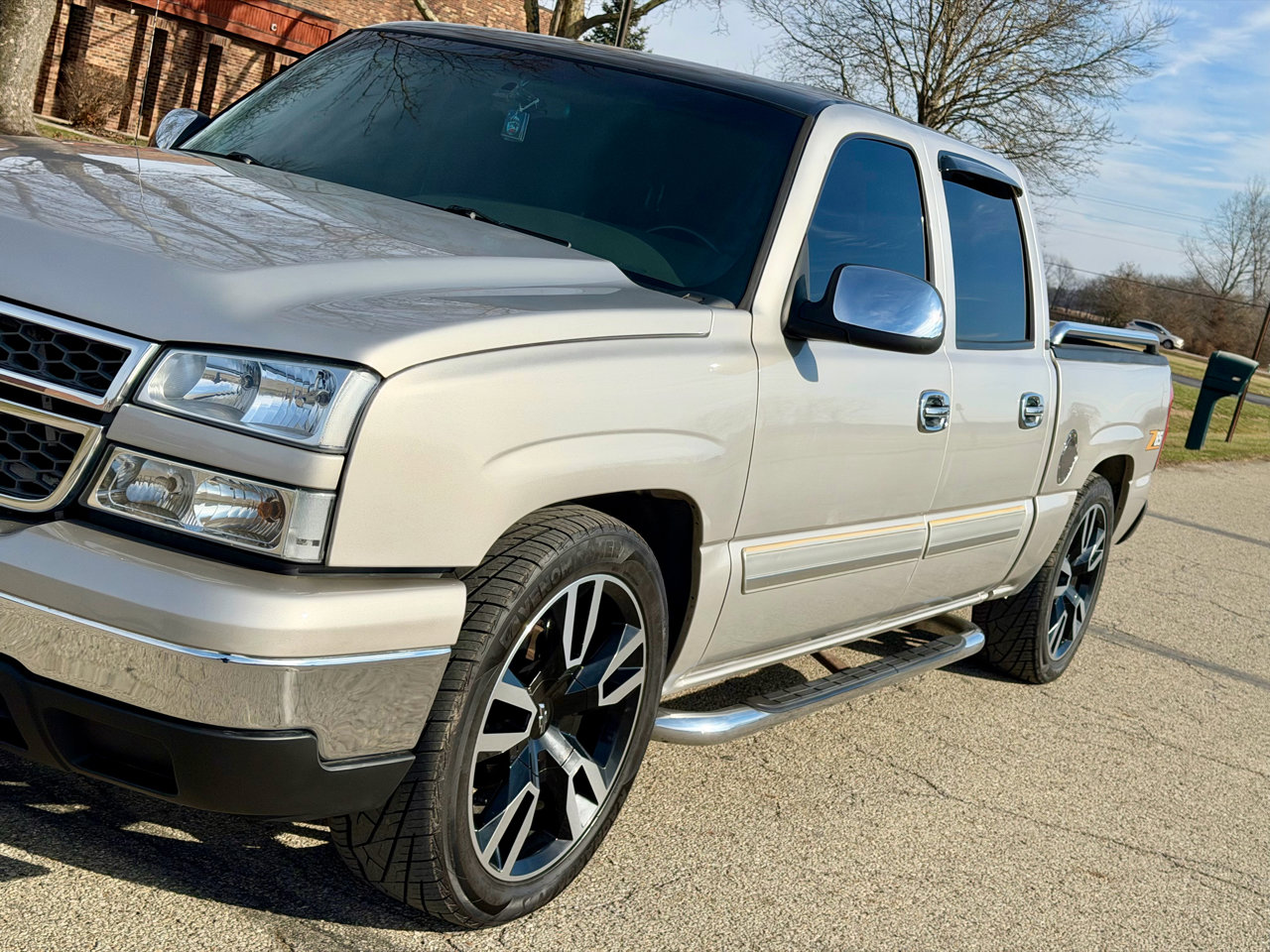 Used 2007 Chevrolet Silverado 1500 LT w/ Crew Cab Value Package image 11