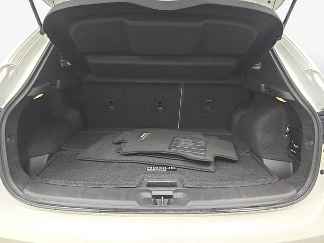 Used 2022 Nissan Rogue Sport SL w/ Premium Package FWD image 30