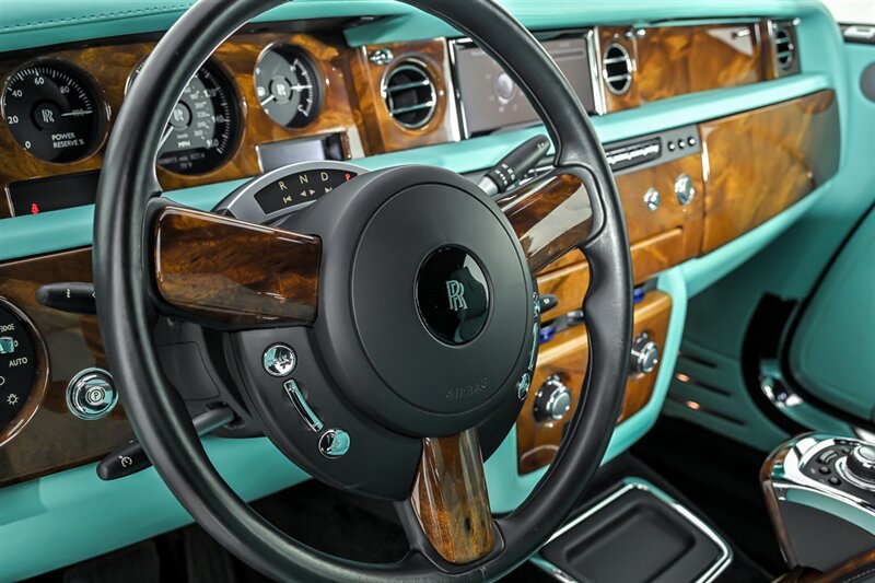 Used 2013 Rolls-Royce Phantom Drophead Coupe RWD image 23