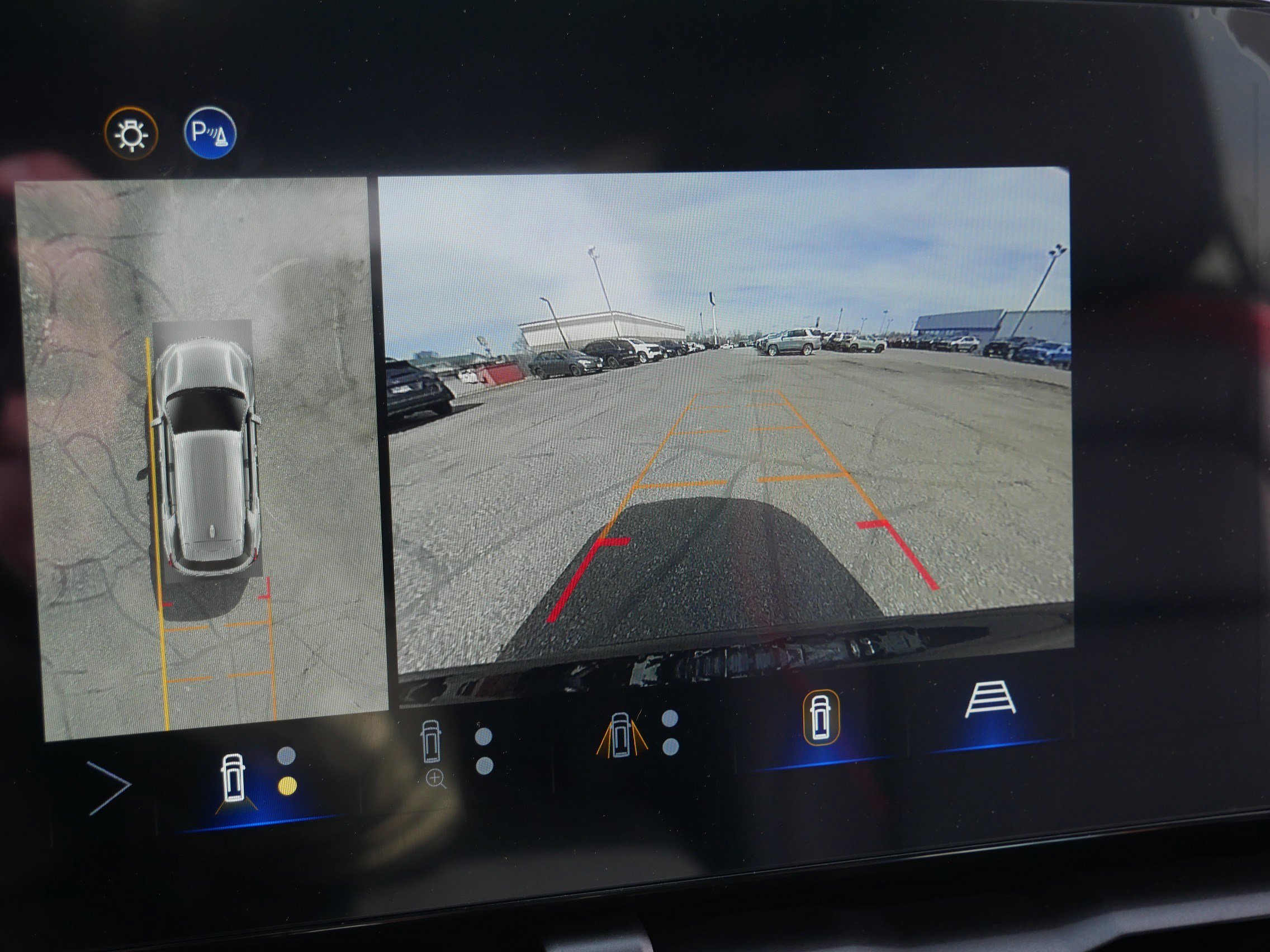 New 2026 Chevrolet Equinox RS w/ Convenience Package III AWD/4WD image 28