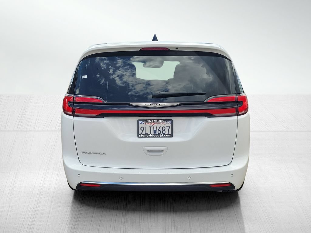 Used 2025 Chrysler Pacifica Select FWD image 5